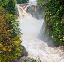 Looking back upstream from the natural viewpoint in the curved gorge.
Photography by Malcolm J Smith