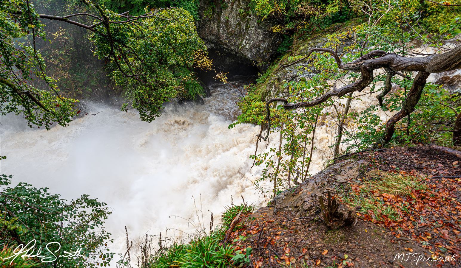 The base of the falls.
Photography by Malcolm J Smith